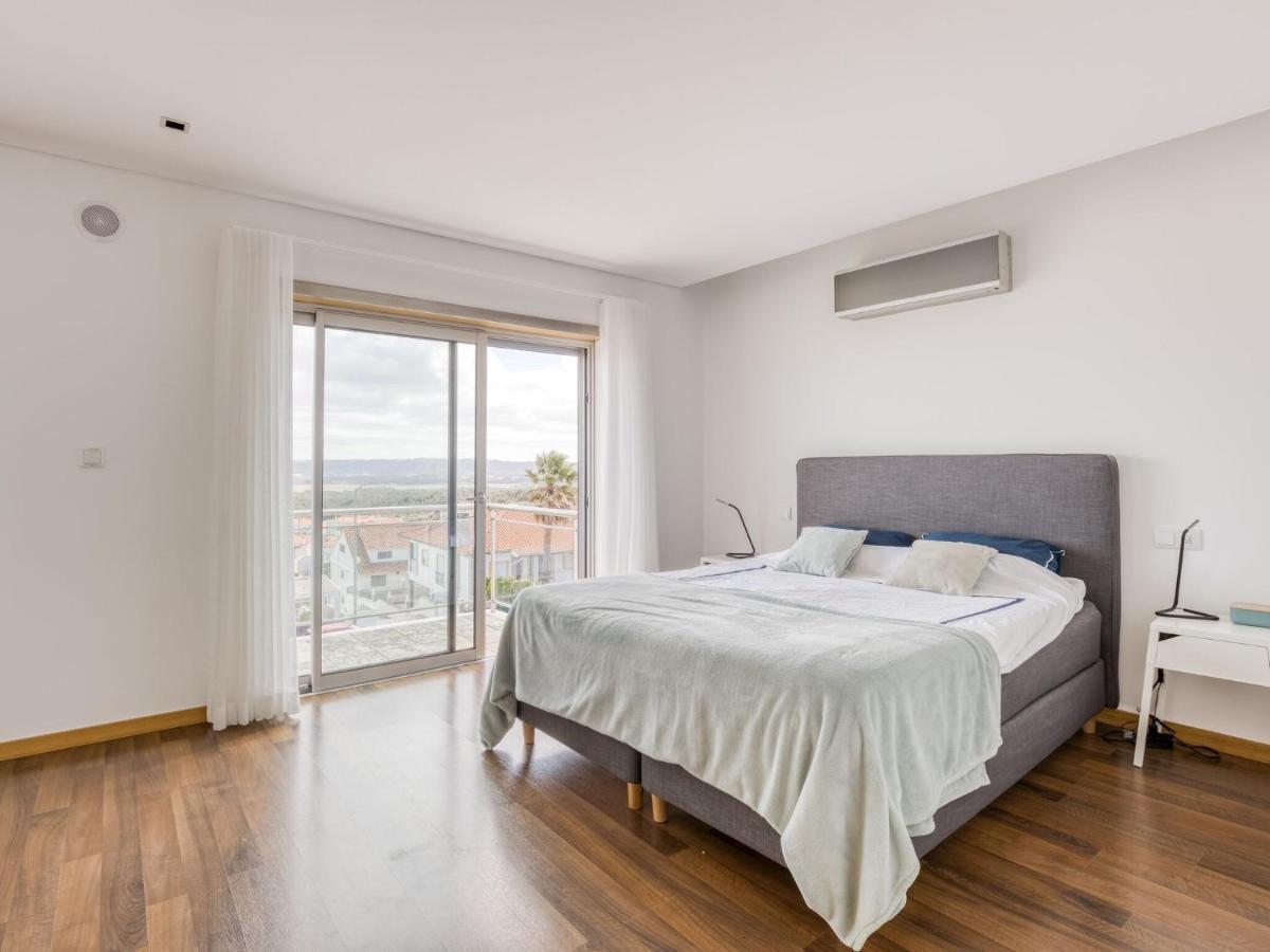 Modern Holiday Home In Salir Do Porto With Swimming Pool Salir de Porto Екстер'єр фото