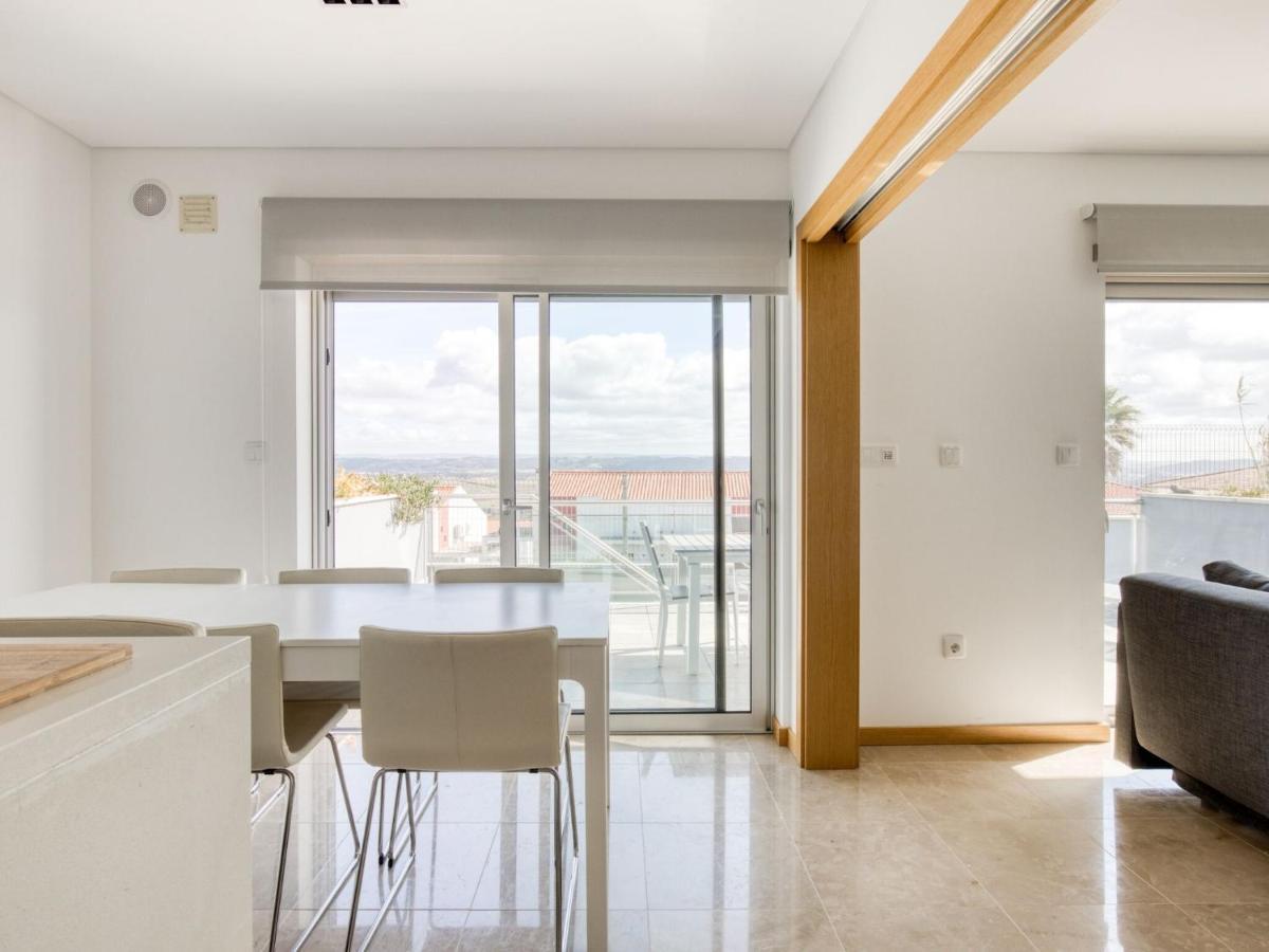 Modern Holiday Home In Salir Do Porto With Swimming Pool Salir de Porto Номер фото